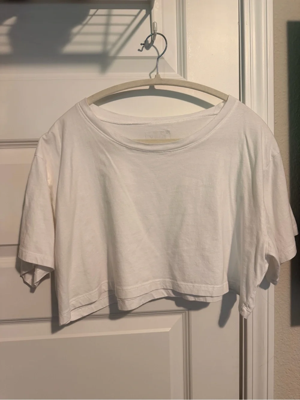 Daily Drills White Soft Cropped Tee - Picture 3 of 3